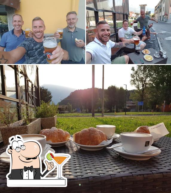 La immagine di bevanda e cibo da Caffè Parì Parè
