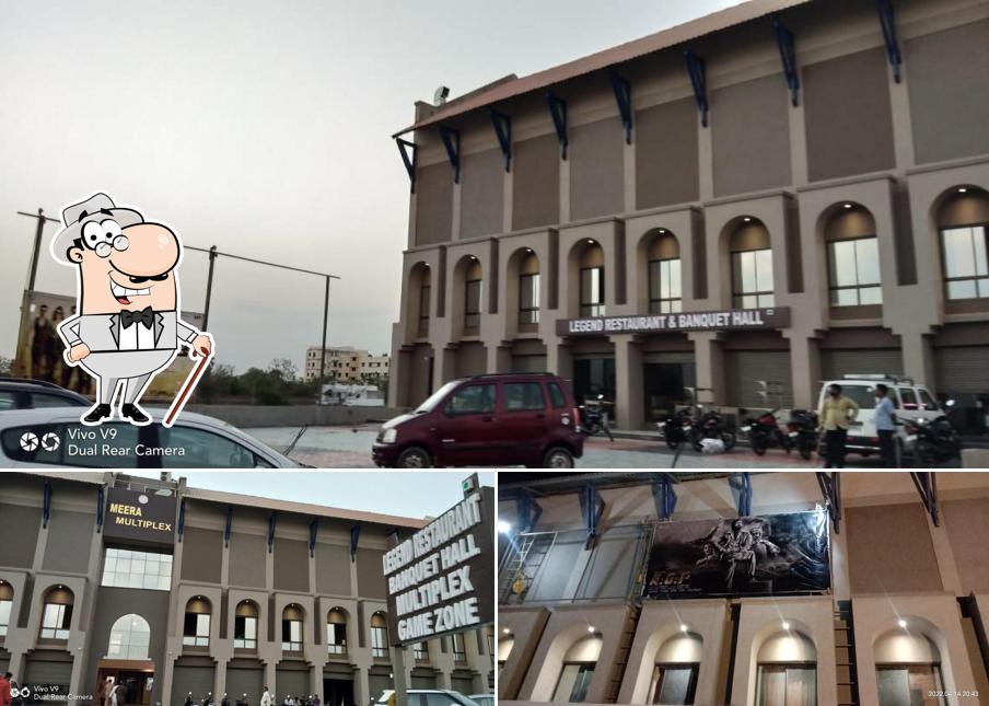 You can get some fresh air at the outside area of Meera Multiplex