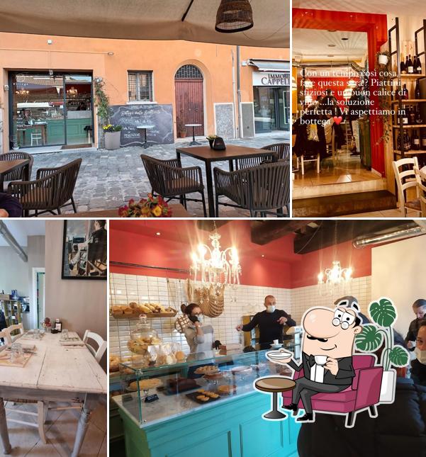 Siediti a un tavolo di La Bottega dello Scottadito