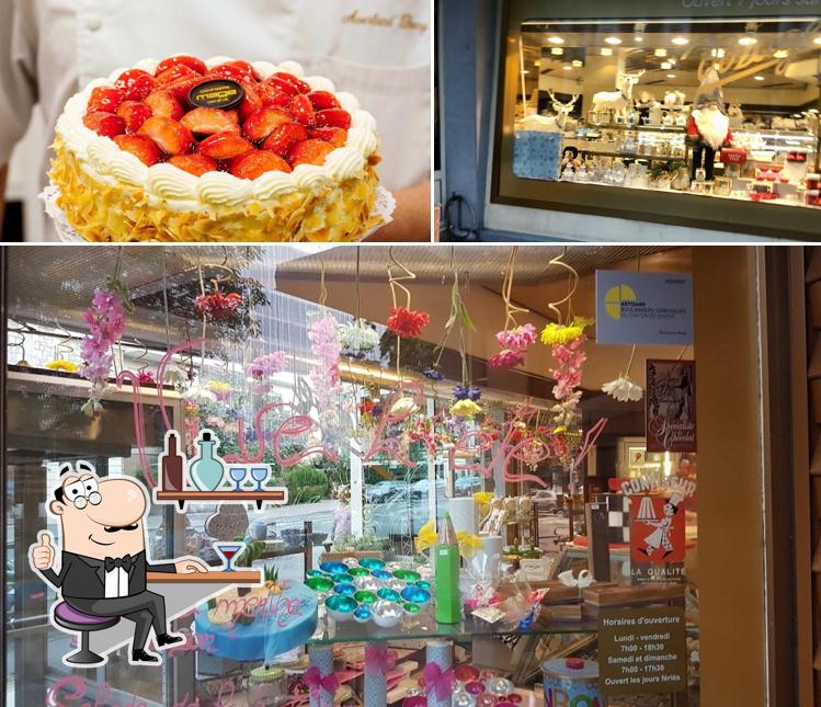 Questa è la immagine che mostra la interni e cibo di Pâtisserie Mage