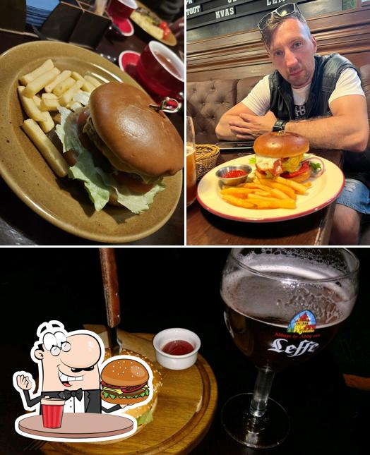 Commandez un hamburger à Creep Pub
