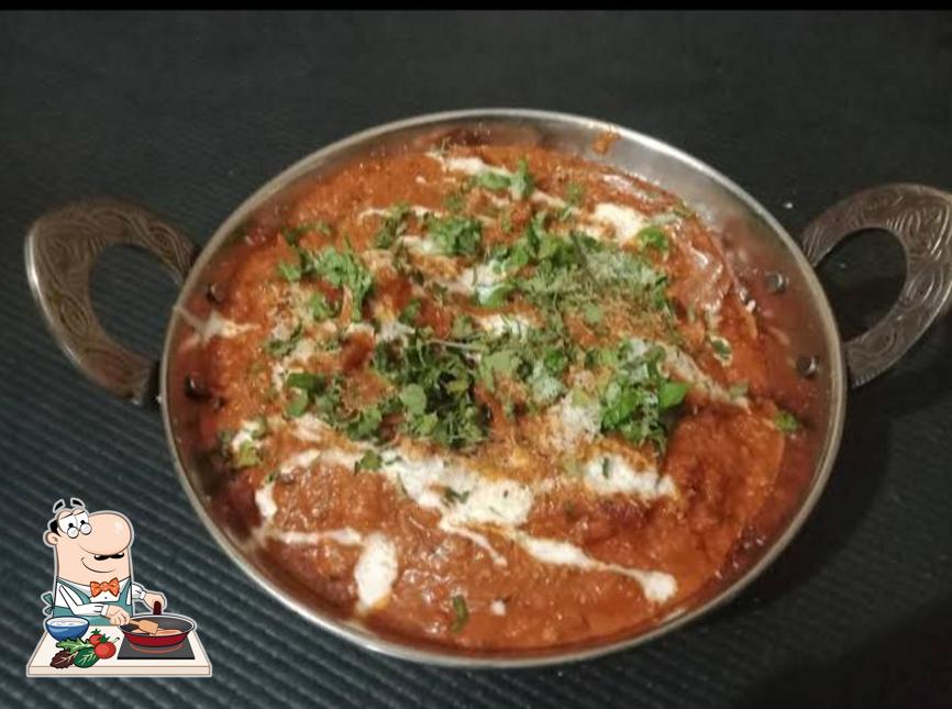 Chicken curry at श्री बालाजी होटल& फैमिली रेस्टोरेंट kalakho