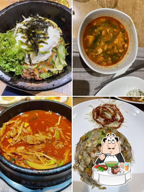 Hot and sour soup at Haru 하루 Chinese-Korean Fusion restaurant (SOUTH POINT MALL)(중화요리)