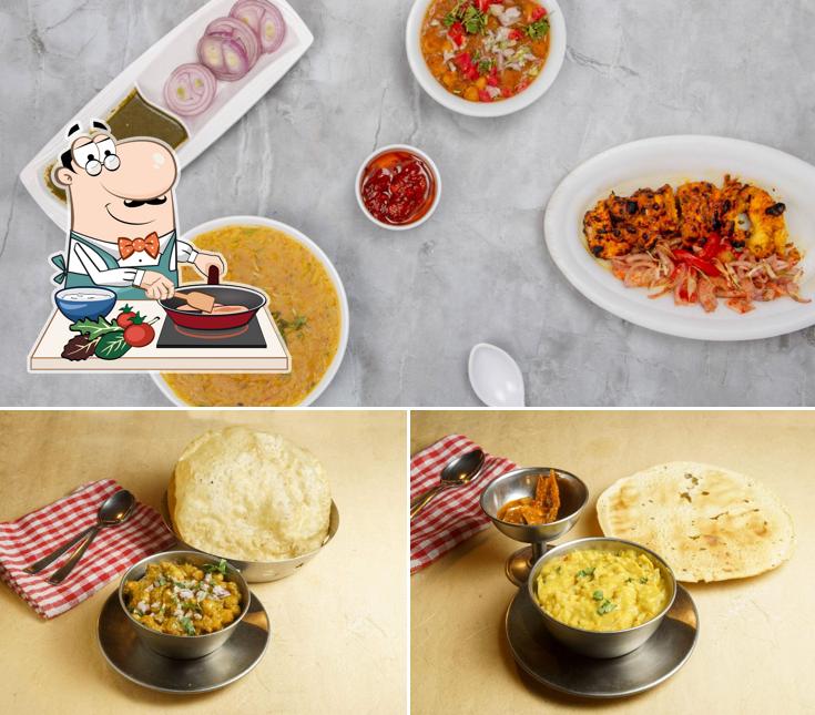 Chicken curry at Mother's Kitchen, Hadapsar