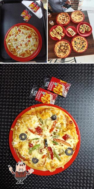 Food at Olinoz Pizza Vijapur