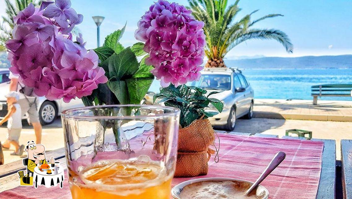 Platti al Konoba Riva Živogošće