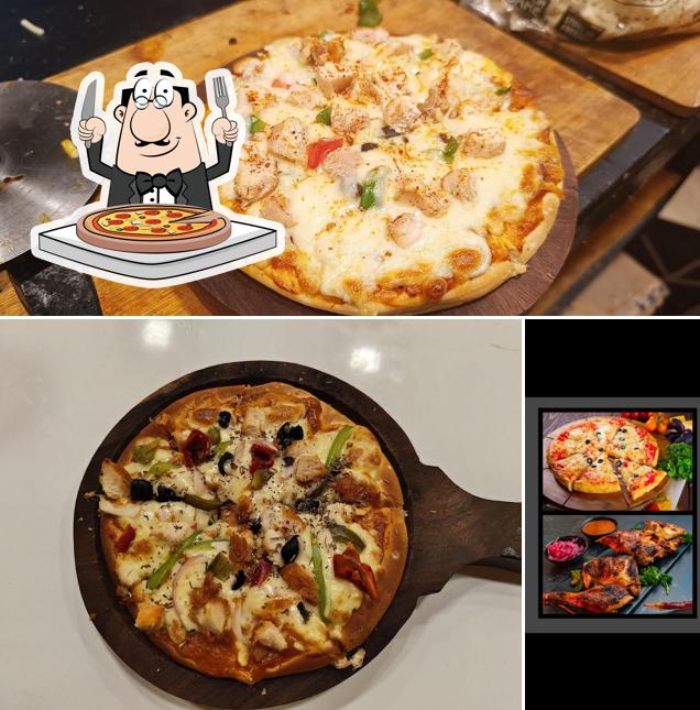 Order pizza at Zan 700 ML cafe