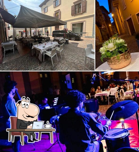 Dai un'occhiata agli interni di Osteria a le Due Spade