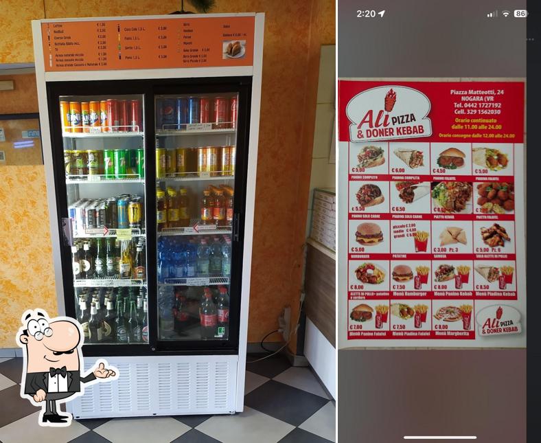 Dai un'occhiata agli interni di Ali pizza kebab