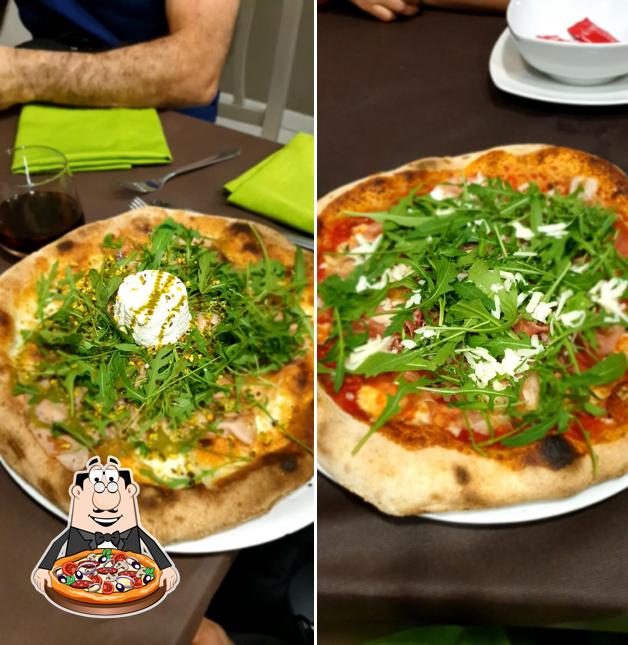 Ordina una pizza a New smile ristorante pizzeria
