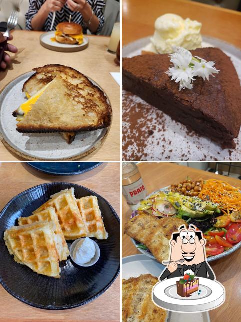 Bolo de chocolate em Uluru Café Lourdes O Brunch mais premiado da cidade