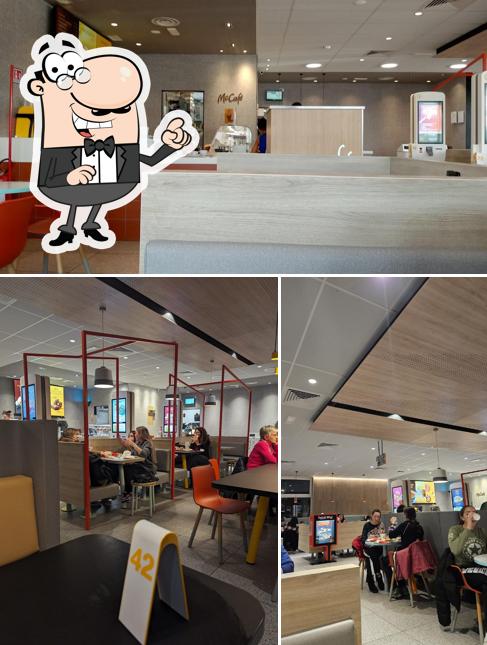 Gli interni di McDonald's Correggio