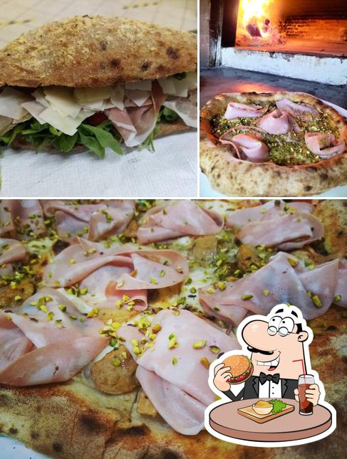 Prova un hamburger a L'Antico Grano Pizzeria d'asporto