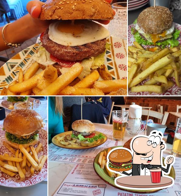 Concediti un bell'hamburger a Bena's - Bar & Mercato locale