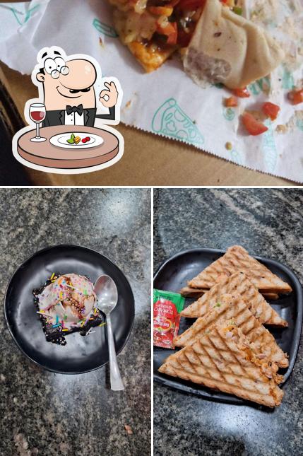 Food at Chick En Joy