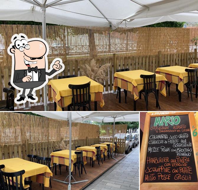 La interni e lavagna del ristorante