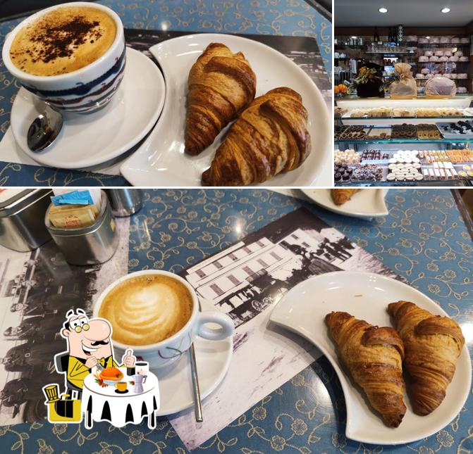 La cibo e interni del ristorante