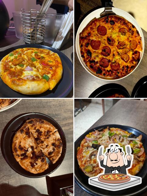 Order pizza at The Roshow Hut