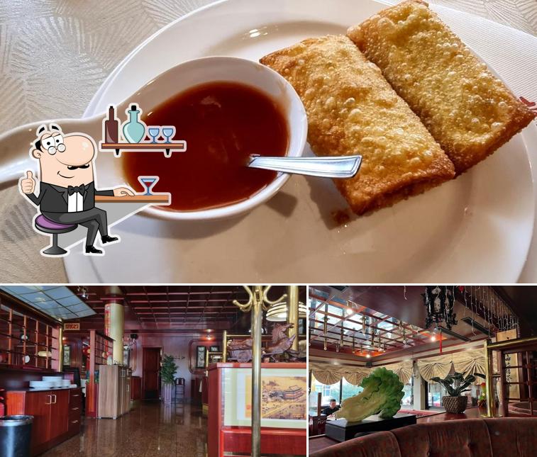 Dai un'occhiata agli interni di Kineski restoran Peking