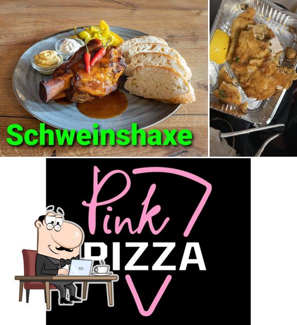 Gli interni di Pink Pizza