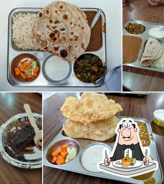 Food at Main Cafeteria (Streat Cafe)