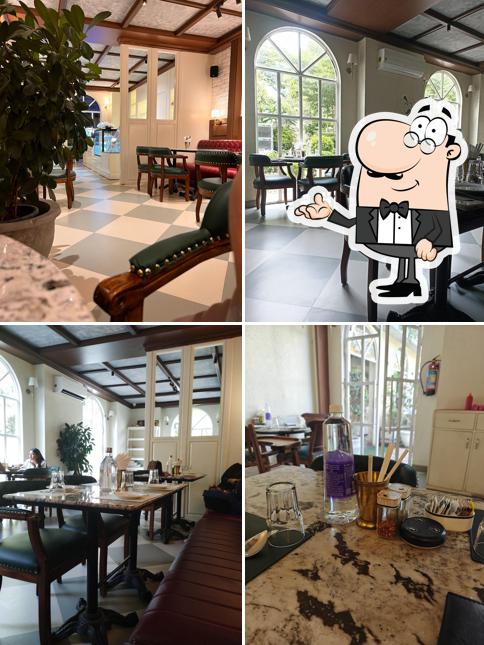 The interior of Mambo’s Bistro