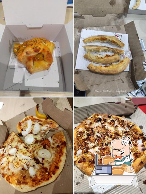 Garlic bread at Domino's Pizza Mulshi, Pune
