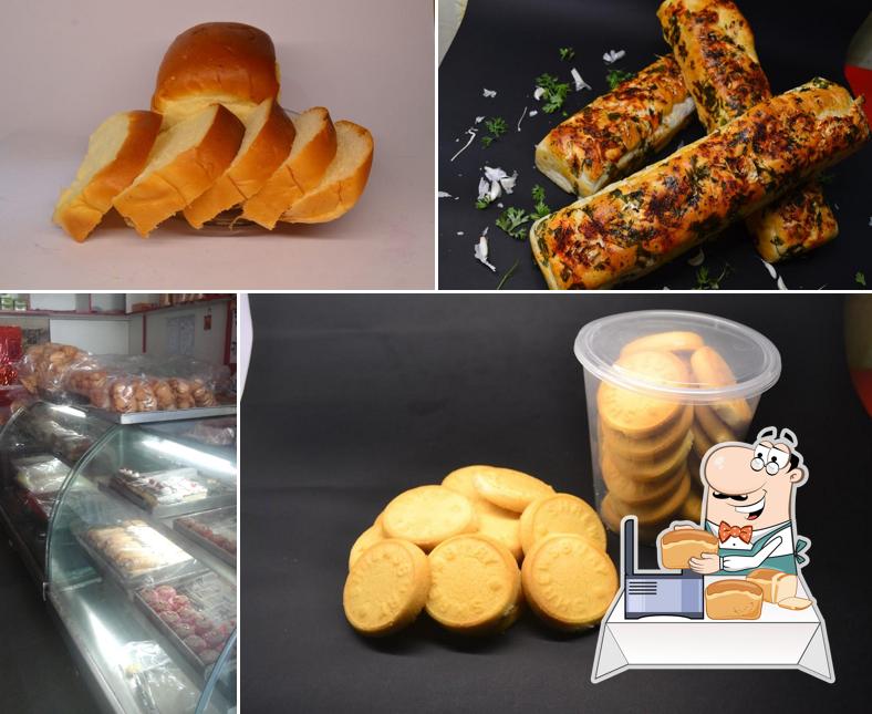 Garlic bread at Haroon Bakery