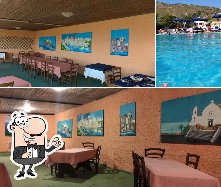 Questa è la foto che mostra la interni e esterno di Ristorante La Forastera