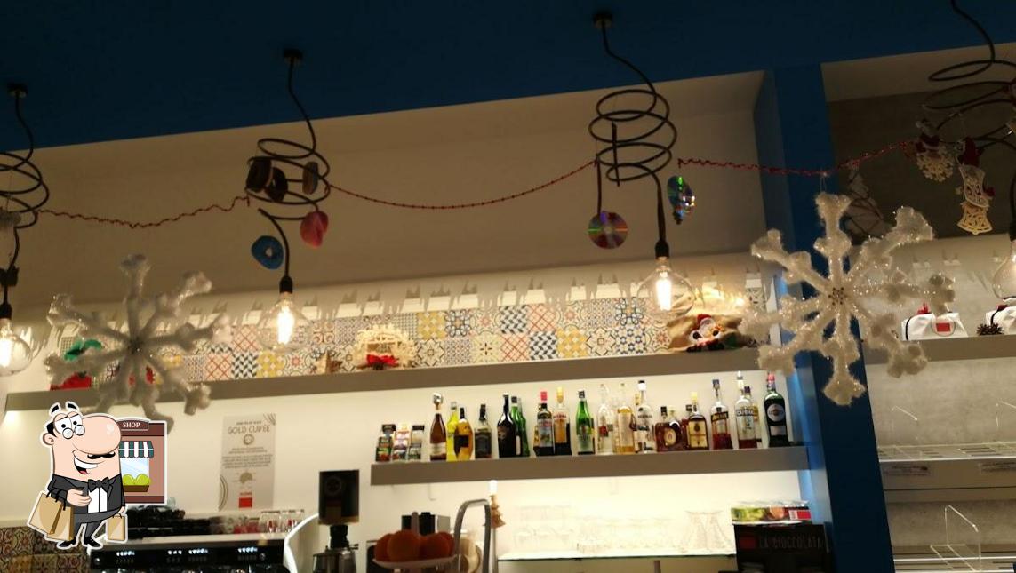 Gli esterni di C'e' Pane e Caffe' - da Giuly