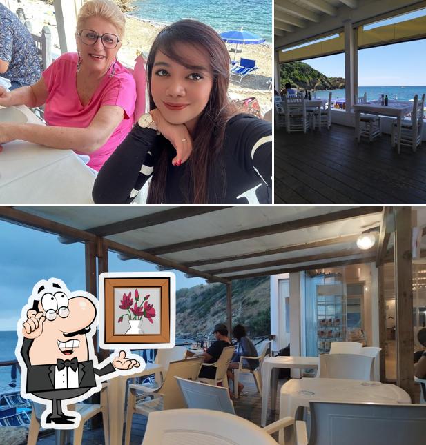 Siediti a un tavolo di Ristorante Calamoresca Beach