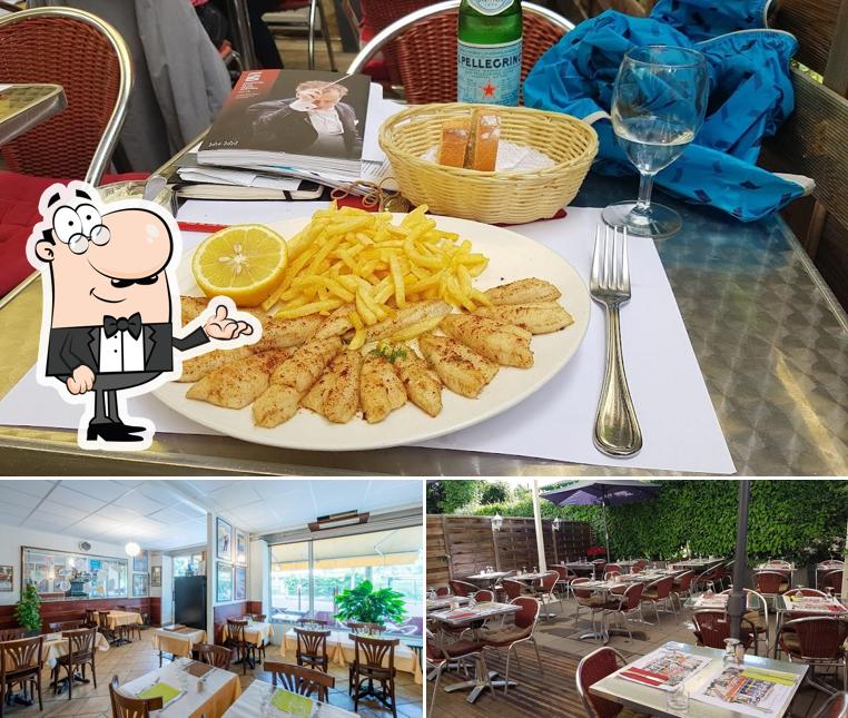 Dai un'occhiata agli interni di Café du plateau
