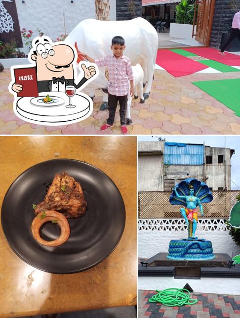 Food at Hotel Dakkhan Wada