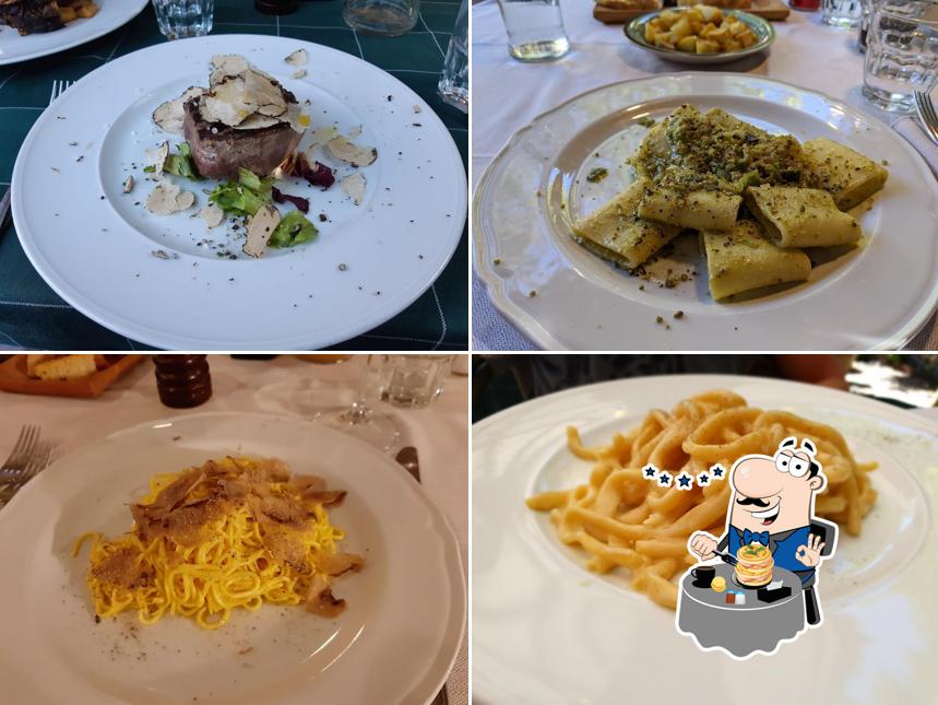 Platti al Ristorante Trattoria Toscana al Vecchio Forno - Borgo Capitano Collection
