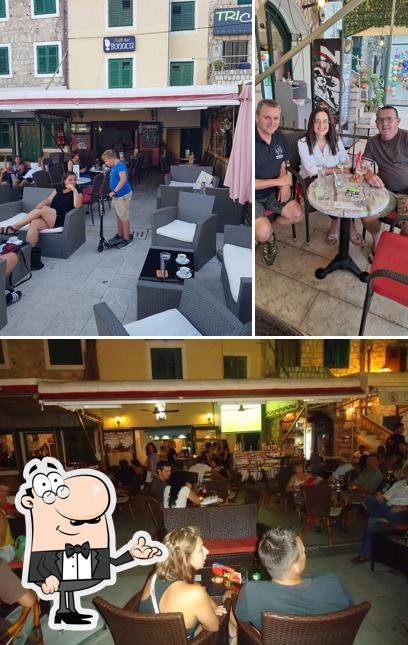 Siediti a un tavolo di Cafe Bar Bonaca