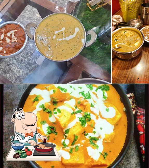 Chicken curry at Parveen Vaishno Dhaba