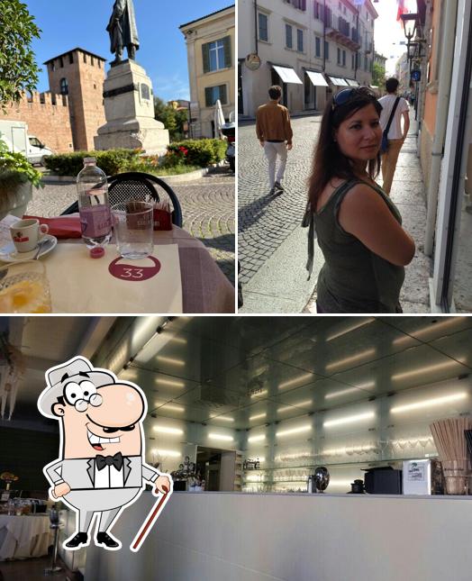 Via Roma 33 si caratterizza per la esterno e interni