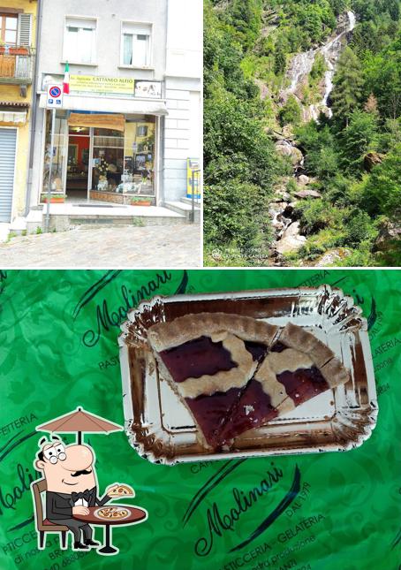 Guarda gli esterni di Pasticceria Caffetteria Molinari