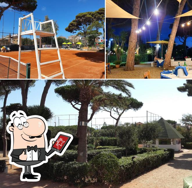 Goditi la vista dagli esterni di Sporting Club Santa Marinella