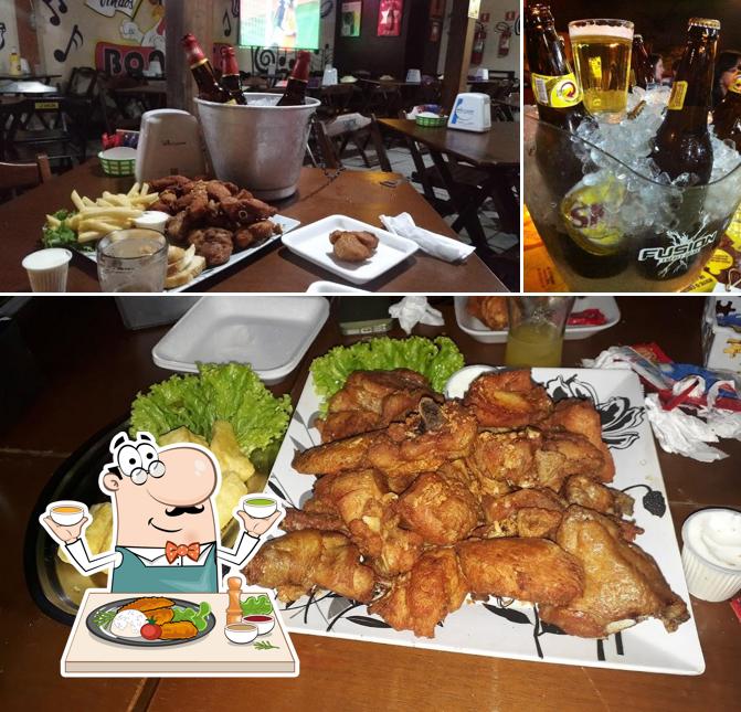 Dê uma olhada a imagem mostrando comida e bebida no Bonitos Bar