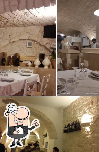 Siediti a un tavolo di La Piazzetta