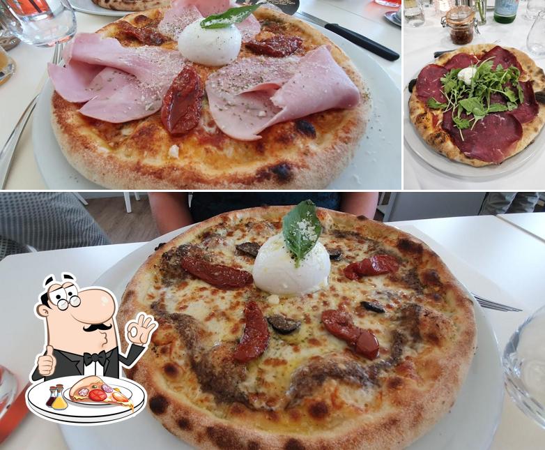 Ordina tra le svariate varianti di pizza