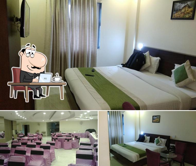 Take a seat at one of the tables at Hotel Park Horizon