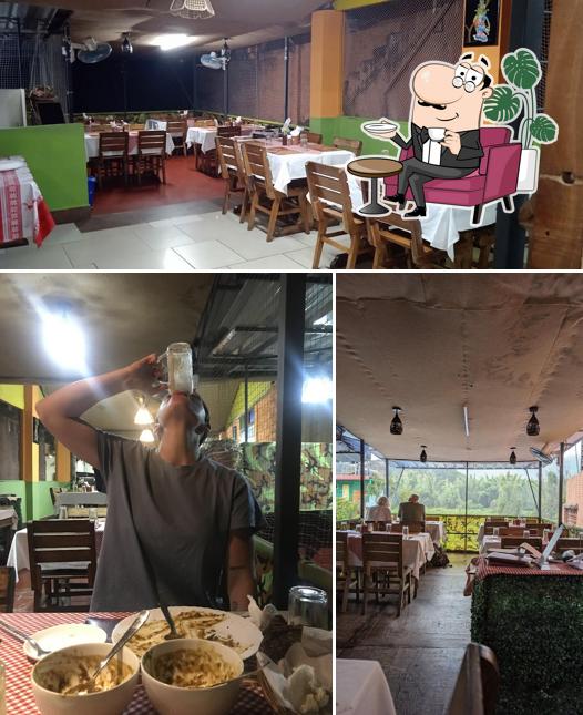 Check out how DE JUNGLE CAFE looks inside