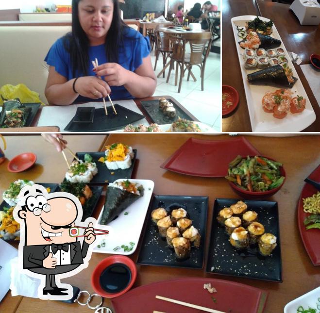 Peça diferentes opções de sushi