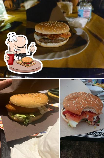 Prenditi un hamburger a La Tana Del Boia