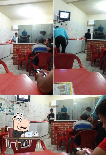 O interior do Perfeitão Lanches
