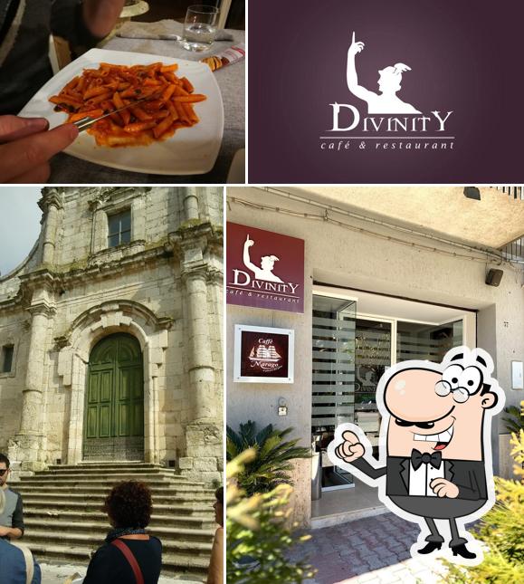 Gli esterni di Divinity "Ristorante Pub Cafè"