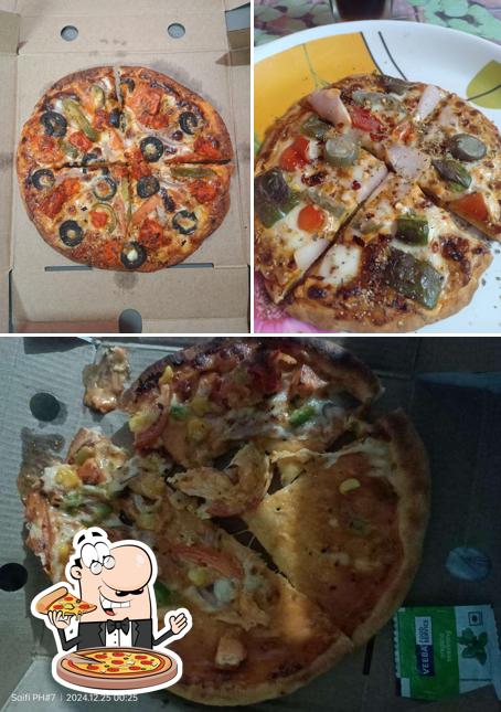 Pick pizza at Ultimate food junction