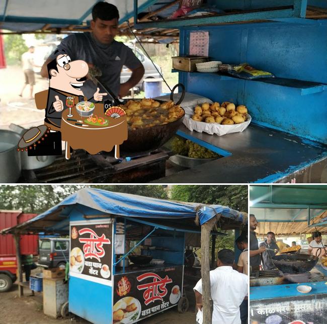 Among various things one can find food and exterior at Mande Vadapav Center (मांडे वडापाव)